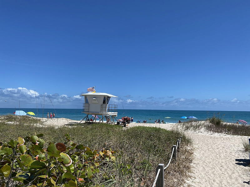 Thisis the fanciest life guard hut I've ever seen. It's air conditioned! It does get pretty warm here, so I guess that makes sense.