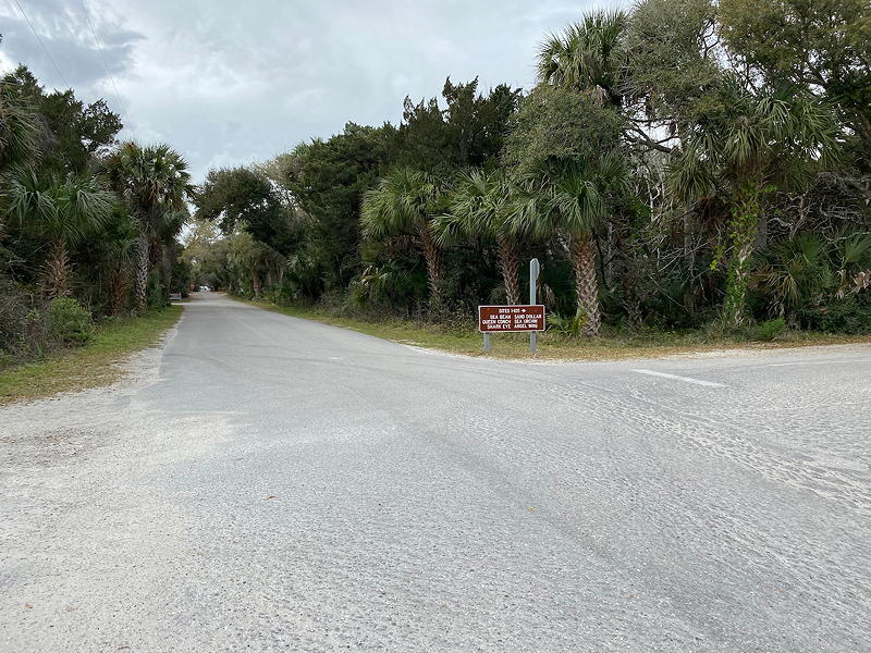 Yes, indeed, there's a campground in Anastasia State Park in St. Augustine, Florida.
